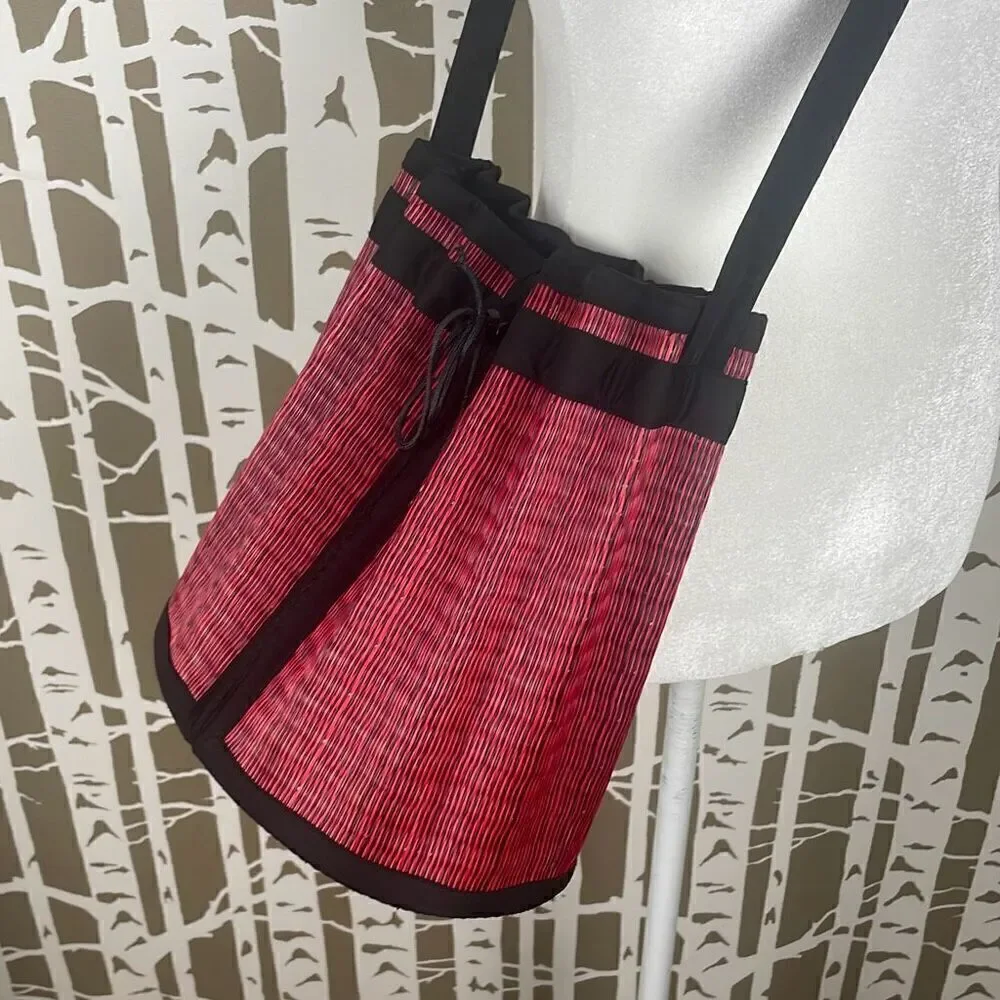 Red Straw Bucket Bag - Picture 3 of 8